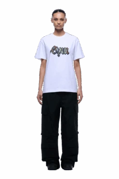 OLD ENGLISH CAMO TEE WHITE(Old English Camo Tee White) -6PM Store 1337x2005 6PM Spring 0032 250310 6PM ECOM LOOK 21 1367 min