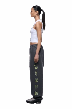 SUPER WIDE JOGGER GREY CAMO(Super Wide Jogger Grey Camo) -6PM Store 1337x2005 6PM Spring 0155 250310 6PM ECOM LOOK 02 130 min