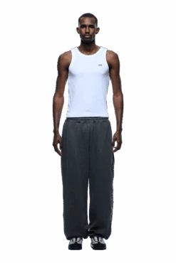 SUPER WIDE JOGGER GREY CAMO(Super Wide Jogger Grey Camo) -6PM Store 1337x2005 6PM Spring 0157 250310 6PM ECOM LOOK 02 102 min