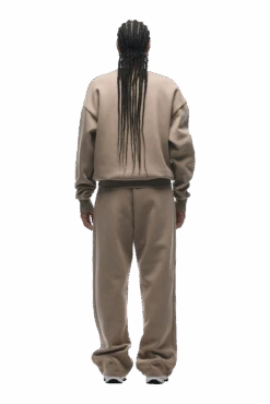 CREWNECK MOCCA CREAM(Crewneck Mocca Cream) 15 CREWNECK MOCCA CREAM(Crewneck Mocca Cream) -6PM Store 1337x2005 6PM 0147 250519 6PM ECOM LOOK 28 1301