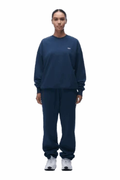 CREWNECK NAVY(Crewneck Navy) -6PM Store 22230330 6PM NOS23 Look 31 0862 min