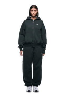 ZIP HOODIE DARK EMERALD(Zip Hoodie Dark Emerald) -6PM Store 2500x1337 6pm 0002 241004 6PM Ecom Look 38 1982 min