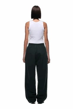 OPEN LEG JOGGER DARK EMERALD(Open Leg Jogger Dark Emerald) 15 OPEN LEG JOGGER DARK EMERALD(Open Leg Jogger Dark Emerald) -6PM Store 2500x1337 6pm 0018 241004 6PM Ecom Look 35 1904 min