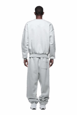 CREWNECK SMOKE GREY(Crewneck Smoke Grey) -6PM Store 2500x1337 6pm 0051 241004 6PM Ecom Look 30 1652 min