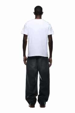 MONEY GUY TEE WHITE(Money Guy Tee White) -6PM Store 2500x1337 6pm 0163 241004 6PM Ecom Look 10 0813 min