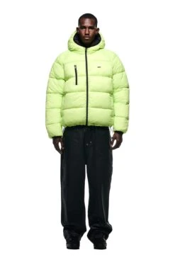 REVERSIBLE PUFFER JACKET BLACK(Reversible Puffer Jacket Black) -6PM Store 2500x1337 6pm 0231 241004 6PM Ecom Look 01 0211 26c2b4b2 e94d 4c27 b4f4 363174dadf58