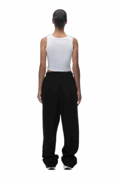 OPEN LEG JOGGER BLACK(Open Leg Jogger Black) -6PM Store 2673x4009 6PM 0033 22230330 6PM NOS23 Look 54 1009 min