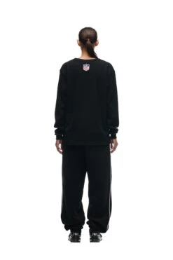 SHIELD LOGO LONGSLEEVE(Shield Logo Longsleeve) -6PM Store 2673x4009px 6pm NFL ECOM 0010 20231024 6PM NFL ECOM LOOK 21 1074