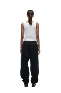 SHIELD LOGO JOGGER BLACK(Shield Logo Jogger Black) 13 SHIELD LOGO JOGGER BLACK(Shield Logo Jogger Black) -6PM Store 2673x4009px 6pm NFL ECOM 0046 20231024 6PM NFL ECOM LOOK 15 770