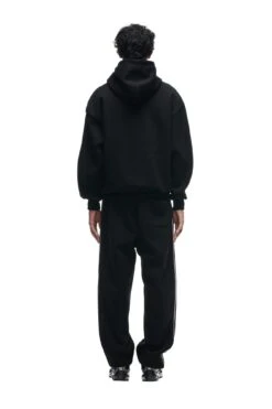 SHIELD LOGO HOODIE BLACK(Shield Logo Hoodie Black) 10 SHIELD LOGO HOODIE BLACK(Shield Logo Hoodie Black) -6PM Store 2673x4009px 6pm NFL ECOM 0052 20231024 6PM NFL ECOM LOOK 14 751