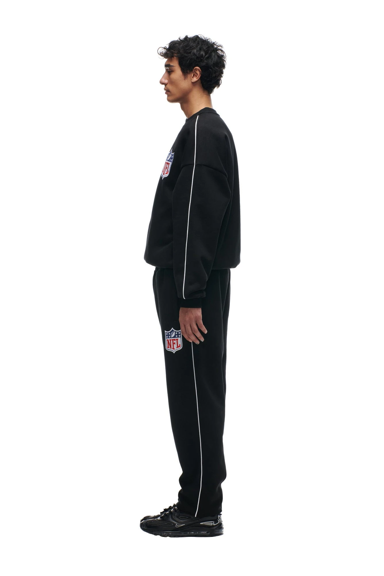 SHIELD LOGO CREWNECK BLACK(Shield Logo Crewneck Black) 4 SHIELD LOGO CREWNECK BLACK(Shield Logo Crewneck Black) - Image 2