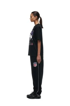 NFL VS 6PM T-SHIRT BLACK(Nfl Vs 6pm T Shirt Black) -6PM Store 2673x4009px 6pm NFL ECOM 0062 20231024 6PM NFL ECOM LOOK 12 826