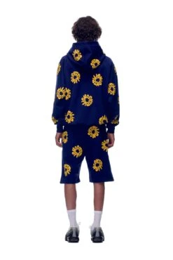 FLOWER HOODIE NAVY(Hoodie Aop Navy) -6PM Store 2673x4009px 6pm V2 0001s 0104 20230530 6PM ECOM Look 02 0168