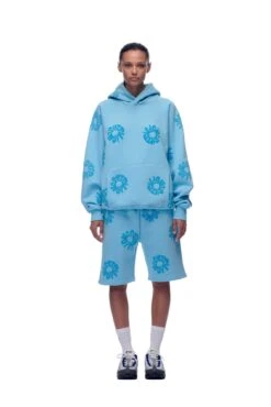 FLOWER HOODIE BABY BLUE(Hoodie Aop Baby Blue) -6PM Store 2673x4009px 6pm V2 0001s 0115 20230530 6PM ECOM Look 01 0092