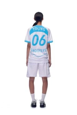 YOUNG SHOOTERS JERSEY WHITE(Trikot White) -6PM Store 2673x4009px 6pm 0043 20230530 6PM ECOM Look 24 0950