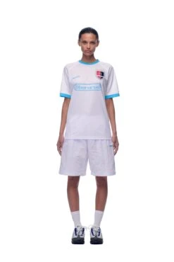 YOUNG SHOOTERS JERSEY WHITE(Trikot White) -6PM Store 2673x4009px 6pm 0045 20230530 6PM ECOM Look 24 0939