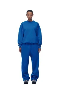 CREWNECK PRINCESS BLUE(Crewneck Princess Blue) -6PM Store 2673x4009px 0077 6PM ECOM Look 62 1043