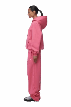 HOODIE HOT PINK(Hoodie Hot Pink) -6PM Store 2673x4009px 0091 6PM ECOM Look 57 0957 min