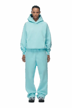 HOODIE TURQUOISE(Hoodie Turquoise) -6PM Store 2673x4009px 0110 6PM ECOM Look 51 0852 min