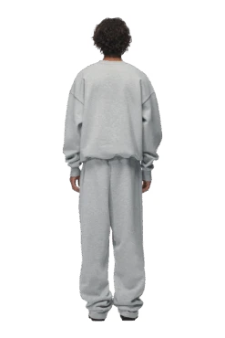 CREWNECK GREY MELANGE(Crewneck Grey Melange) 12 CREWNECK GREY MELANGE(Crewneck Grey Melange) -6PM Store 2673x4009px 0147 6PM ECOM Look 38 0666 min