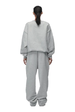 CREWNECK GREY MELANGE(Crewneck Grey Melange) 15 CREWNECK GREY MELANGE(Crewneck Grey Melange) -6PM Store 2673x4009px 0153 6PM ECOM Look 36 0636 min